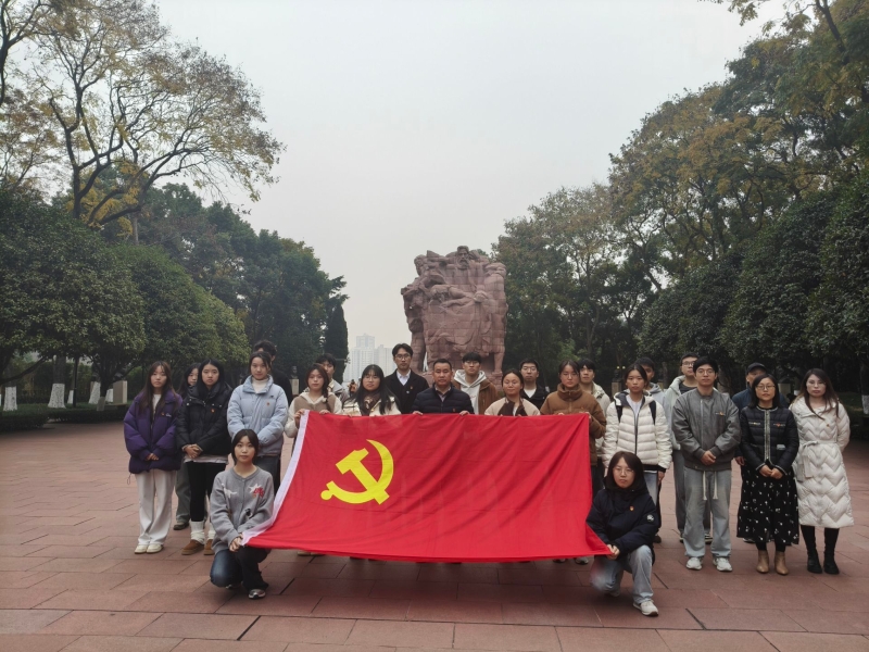 QAPL_1765532212582076354.jpg